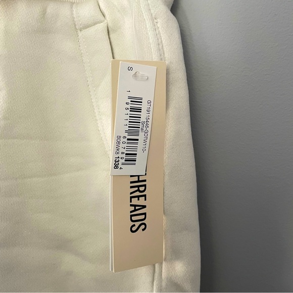 Goodthreads Women's Heritage Fleece Drawstring Shorts in Cream—Size S & M NWT - Picture 6 of 6